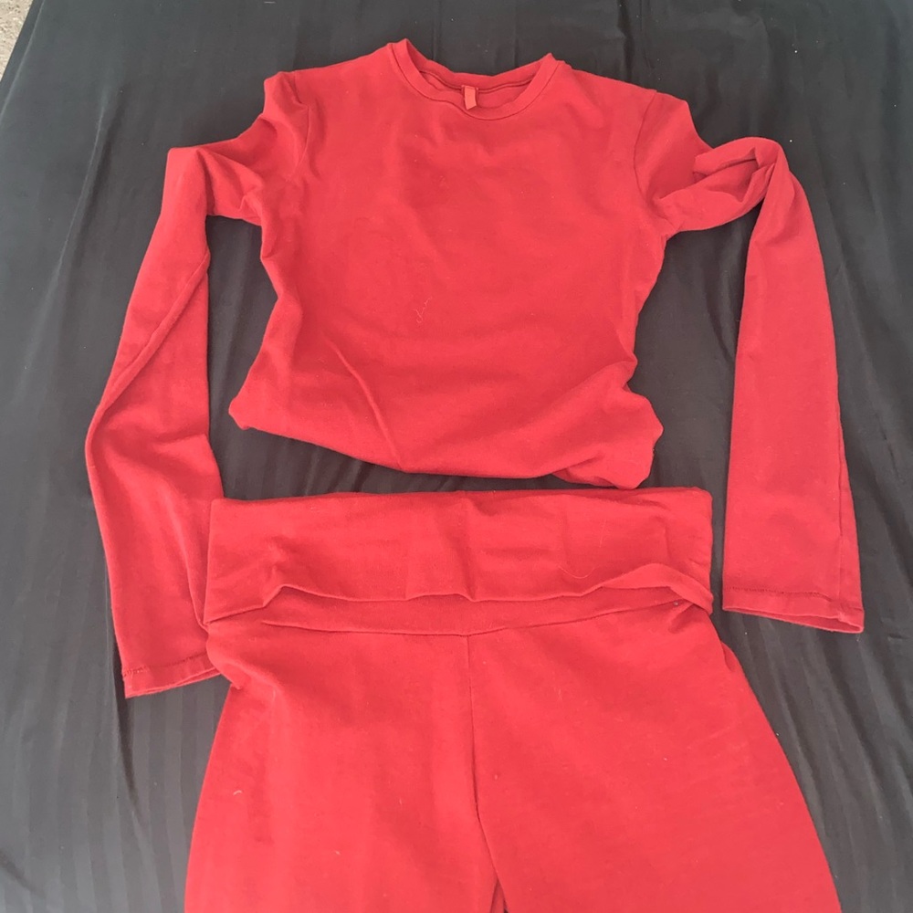 (Sold as a set ) SKIMS Christmas edition pant and long sleeve set!